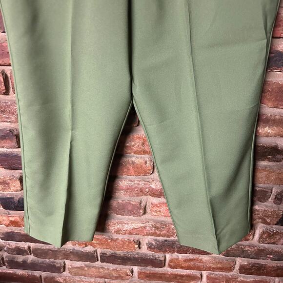 Koret Olive Army Green Pull-On Cropped Capri Chino Pants Women's Size 18PS - Picture 3 of 5
